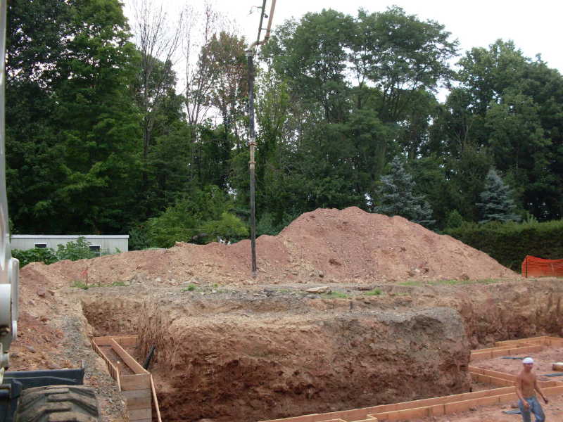 http://shunpike.spfld.com/shunpike_road/2010/07/28/Concrete04.JPG