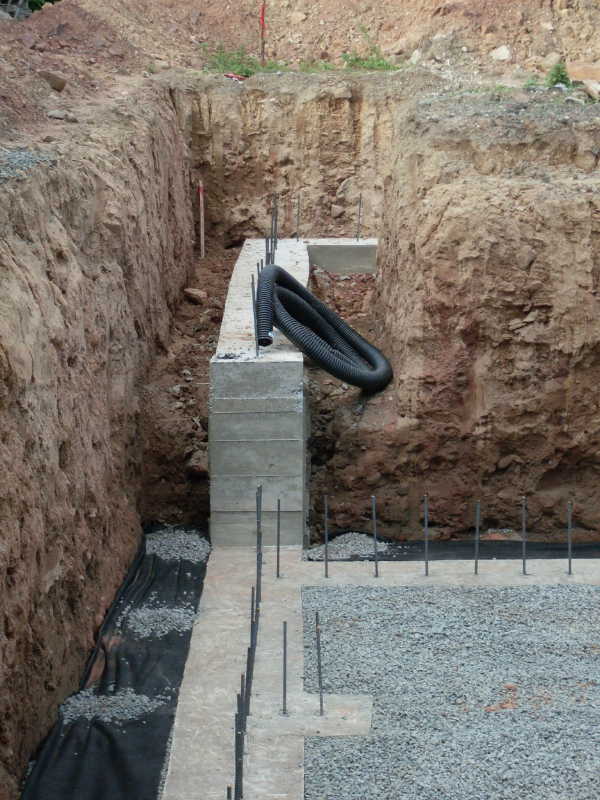 http://shunpike.spfld.com/shunpike_road/2010/07/30/Drainage-2.JPG