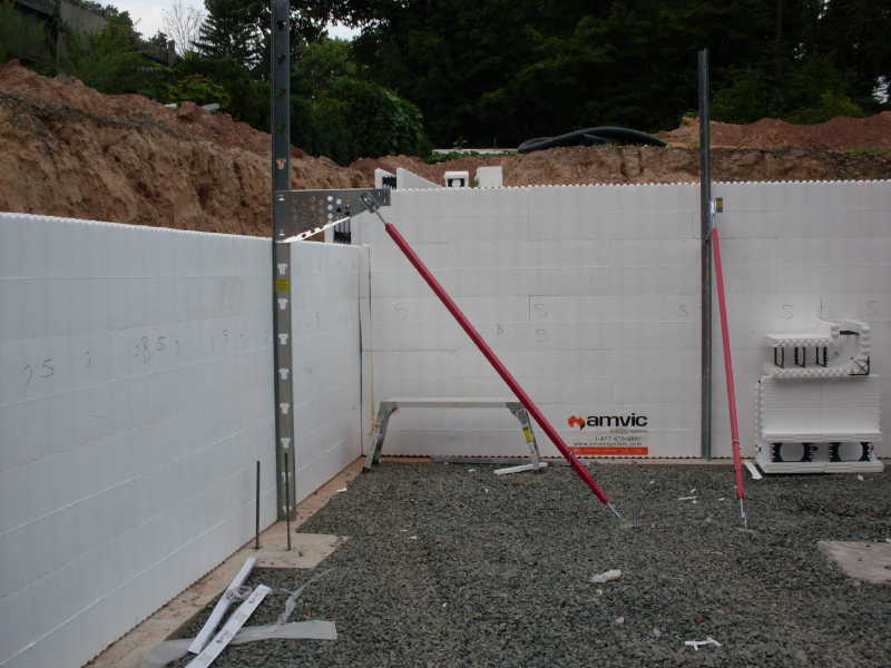 http://shunpike.spfld.com/shunpike_road/2010/08/11/brace1.jpg