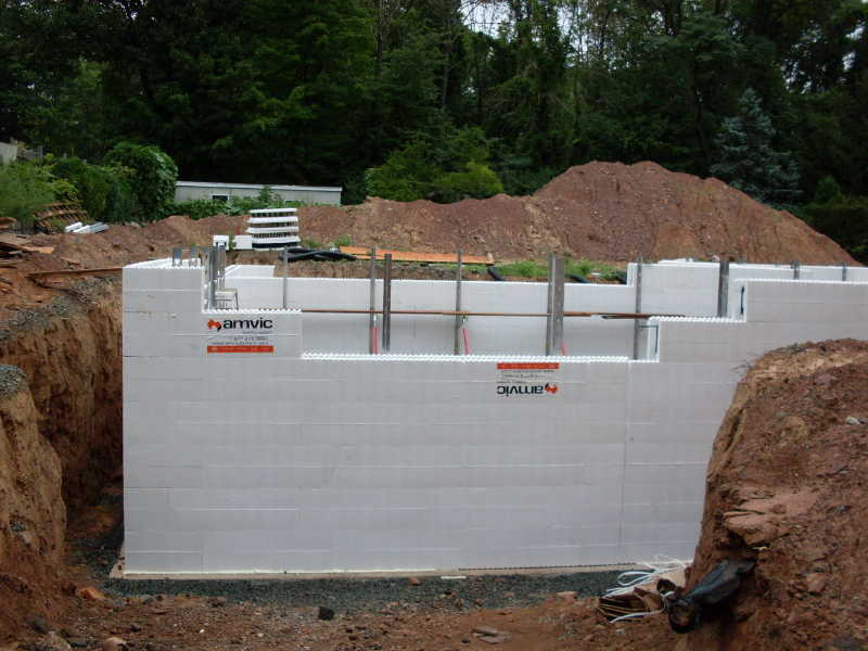 http://shunpike.spfld.com/shunpike_road/2010/08/15/Front1.jpg