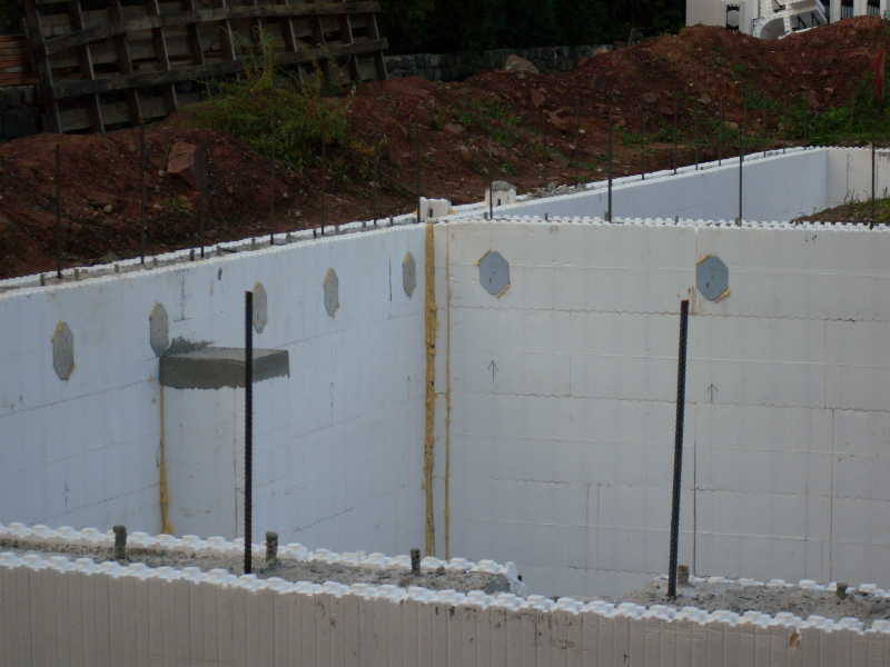 http://shunpike.spfld.com/shunpike_road/2010/08/21/sprayfoam.jpg