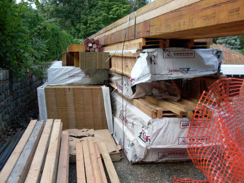 http://shunpike.spfld.com/shunpike_road/2010/08/23/lumber1.jpg