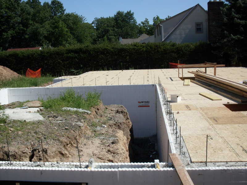 http://shunpike.spfld.com/shunpike_road/2010/08/28/floor2.jpg