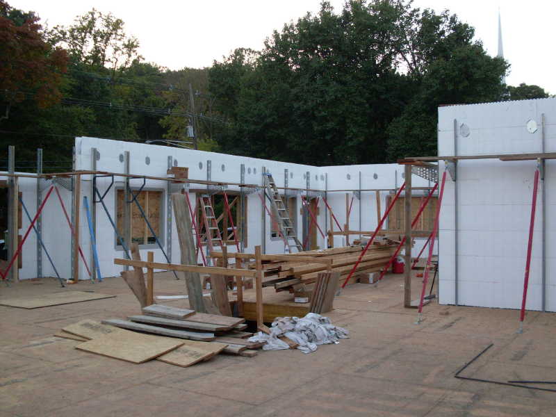 http://shunpike.spfld.com/shunpike_road/2010/09/21/inside-3.jpg
